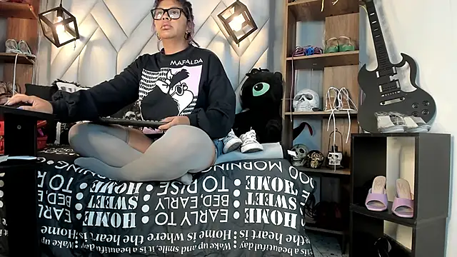 Snapshot of MirandaHaguen chatting on January 19, 2025, 1:01 pm MirandaHaguen online show from January 19, 2025, 1:01 pm