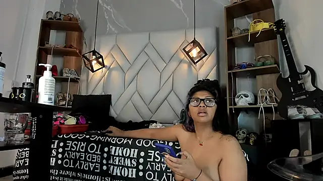 Snapshot of MirandaHaguen chatting on January 19, 2025, 7:15 pm MirandaHaguen online show from January 19, 2025, 7:15 pm
