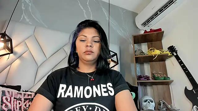 Snapshot of MirandaHaguen chatting on January 27, 2025, 9:44 pm MirandaHaguen online show from January 27, 2025, 9:44 pm