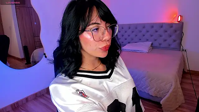 Silvanna-Moree online show from March 11, 2026, 3:07 pm