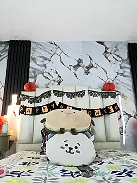 mollieblue69 online show from October 24, 2025, 1:07 pm