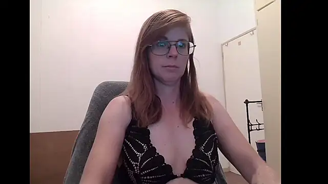 Snapshot of SavannaGirly chatting on May 20, 2026, 6:52 am SavannaGirly online show from May 20, 2026, 6:52 am