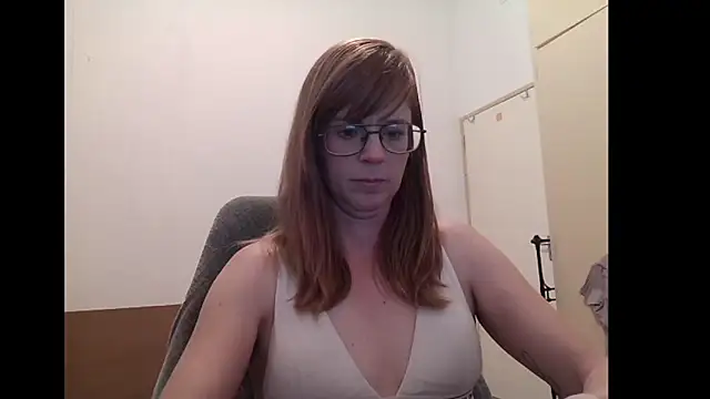 Snapshot of SavannaGirly chatting on June 1, 2026, 5:25 pm SavannaGirly online show from June 1, 2026, 5:25 pm