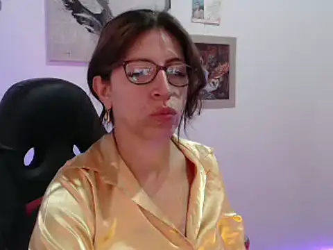 Chayla Ruiz online show from January 8, 2025, 4:11 pm