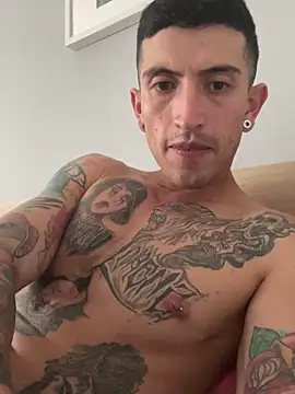 wethkisses online show from October 4, 2025, 4:38 pm