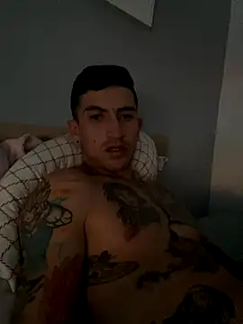 wethkisses online show from October 7, 2025, 5:21 pm