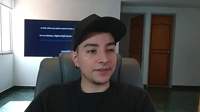 Jhoan saenz online show from November 8, 2025, 7:01 pm