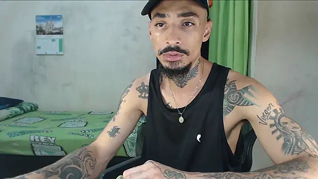 Snapshot of emiliano_hottt chatting on May 31, 2026, 8:54 pm emiliano hottt online show from May 31, 2026, 8:54 pm