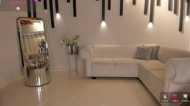 MaryLewis  online show from March 3, 2025, 2:59 pm