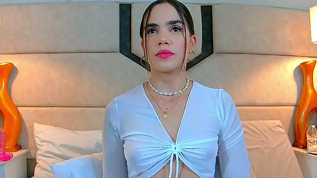 April Cutee online show from February 5, 2025, 11:44 am