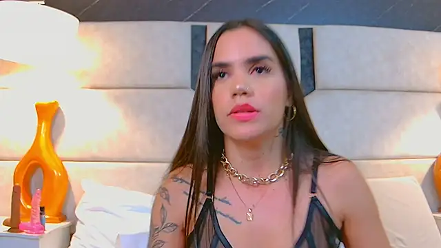 April Cutee online show from February 26, 2025, 11:37 pm