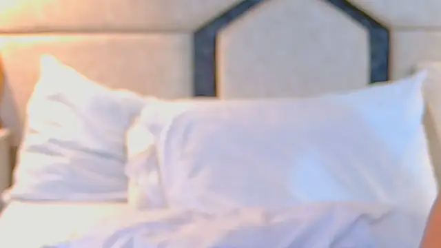 April Cutee online show from February 27, 2025, 2:53 am