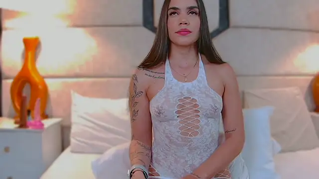 April Cutee online show from March 15, 2025, 7:48 pm