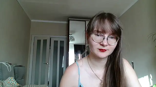 Snapshot of KiraGoldens chatting on March 26, 2026, 12:11 pm KiraGoldens online show from March 26, 2026, 12:11 pm