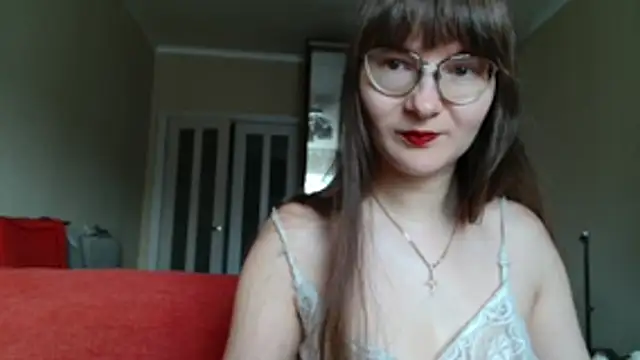 Snapshot of KiraGoldens chatting on April 4, 2026, 6:33 am KiraGoldens online show from April 4, 2026, 6:33 am