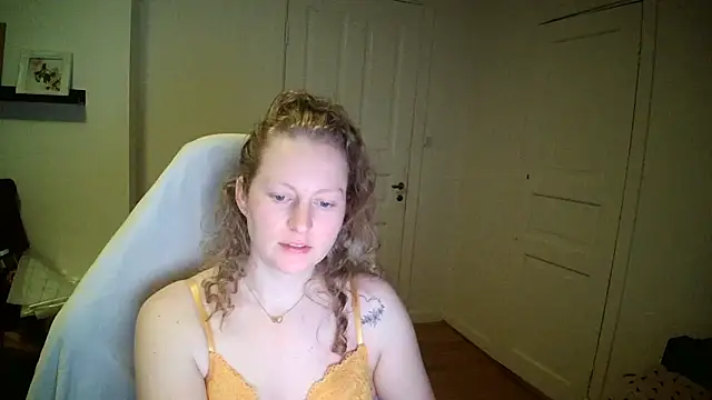 Girlnina-1995 online show from March 9, 2026, 9:08 pm