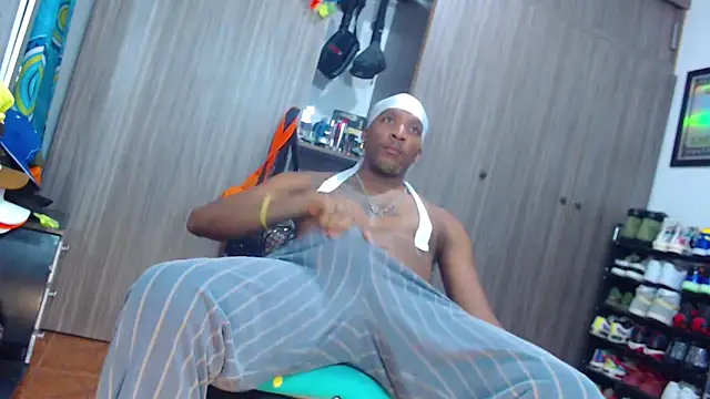 Snapshot of bigdickxblackx chatting on May 29, 2026, 3:48 am bigdickxblackx online show from May 29, 2026, 3:48 am
