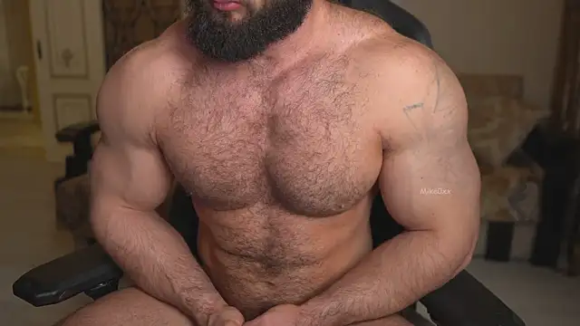 Snapshot of mike0xx chatting on October 31, 2025, 9:32 am mike0xx online show from October 31, 2025, 9:32 am