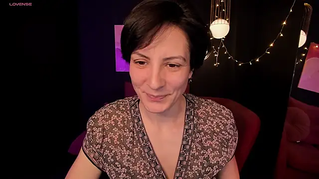 LorenDaze online show from February 8, 2025, 2:16 pm