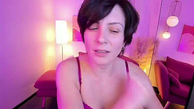 LorenDaze online show from December 13, 2025, 7:53 pm