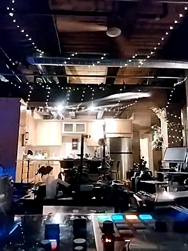 eatmeplease44 online show from October 7, 2025, 3:04 am