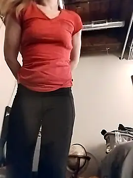 eatmeplease44 online show from October 8, 2025, 11:24 pm