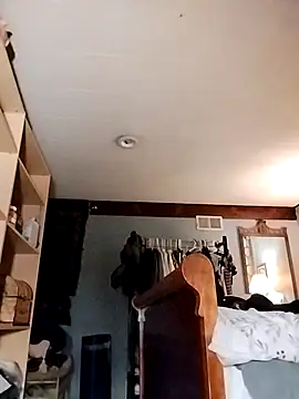 eatmeplease44 online show from October 22, 2025, 6:29 pm