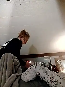 eatmeplease44 online show from January 17, 2026, 12:21 pm