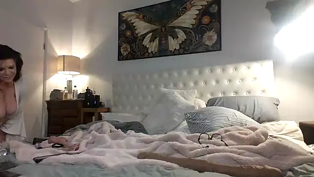 suckmybig titties online show from April 22, 2026, 11:56 am