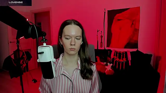 DivineBite online show from April 4, 2026, 5:32 pm