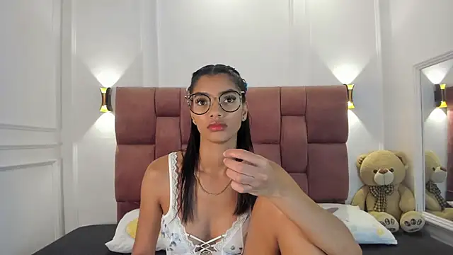 liagirl cute online show from January 11, 2025, 5:20 am