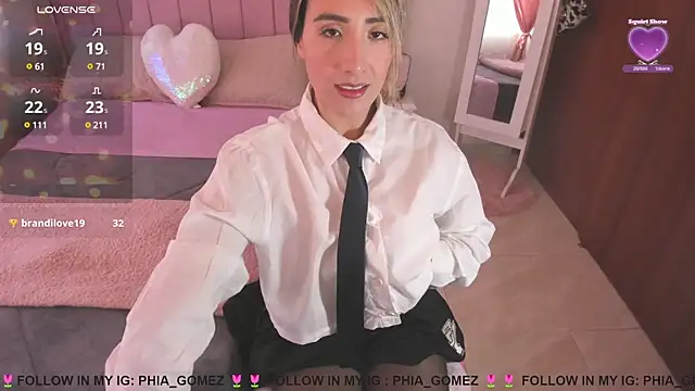 whitneyhot online show from December 31, 2024, 12:25 pm
