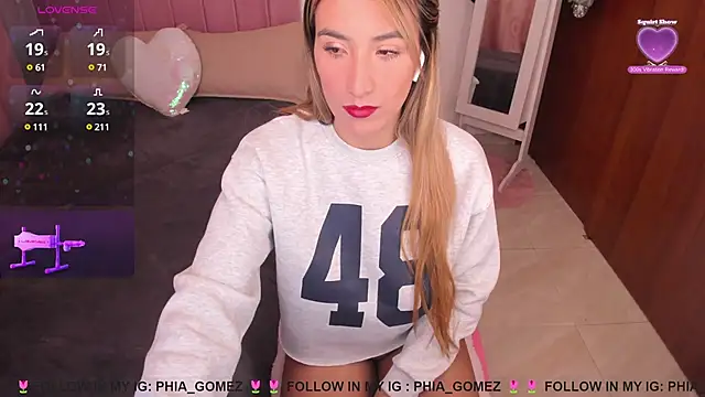 whitneyhot online show from January 20, 2025, 10:29 am
