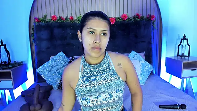 Karlagonzales  online show from November 14, 2025, 9:41 am