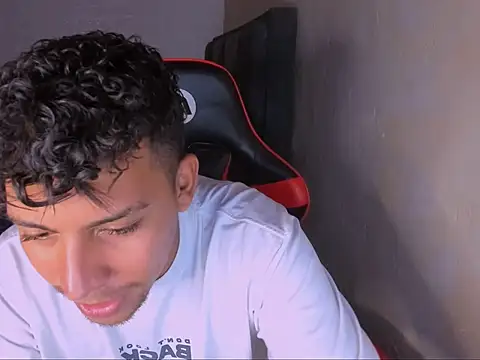 Snapshot of dilan_js chatting on December 2, 2025, 11:00 pm dilan js online show from December 2, 2025, 11:00 pm