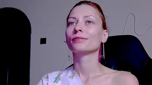 karo123421 online show from November 19, 2025, 9:15 pm