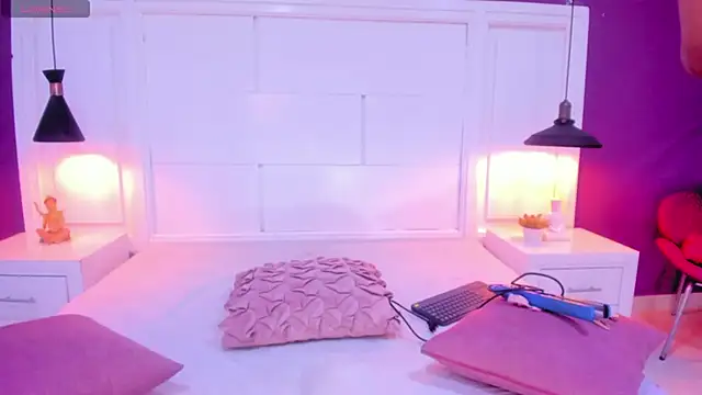 SilvanaCapelli online show from March 21, 2025, 11:01 pm