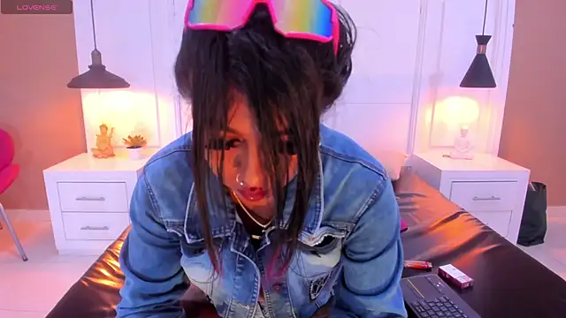 SilvanaCapelli online show from September 20, 2025, 4:57 am