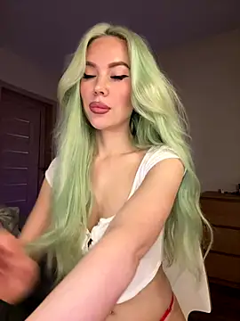 xDinnax online show from September 23, 2025, 4:32 pm