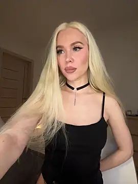 xDinnax online show from November 5, 2025, 8:20 pm