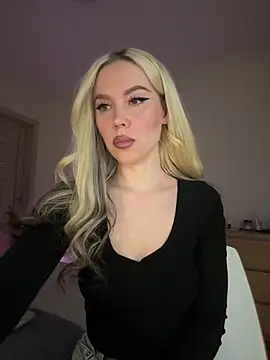 Snapshot of xDinnax chatting on April 28, 2026, 4:01 pm xDinnax online show from April 28, 2026, 4:01 pm
