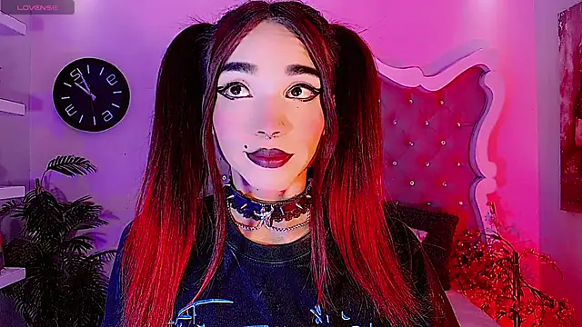 LeyXandrabraz online show from November 20, 2025, 7:35 pm