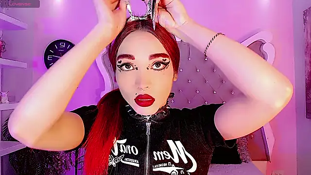 LeyXandrabraz online show from February 2, 2026, 8:07 pm