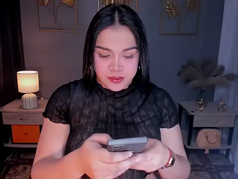 Snapshot of MaxeneCullens chatting on October 2, 2025, 2:51 am MaxeneCullens online show from October 2, 2025, 2:51 am