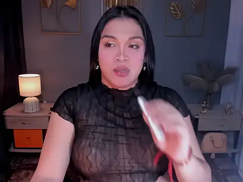 Snapshot of MaxeneCullens chatting on October 7, 2025, 1:47 am MaxeneCullens online show from October 7, 2025, 1:47 am