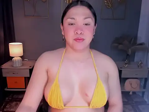 Snapshot of MaxeneCullens chatting on October 21, 2025, 3:07 am MaxeneCullens online show from October 21, 2025, 3:07 am