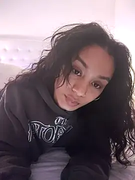 Leaberry online show from October 17, 2025, 11:18 pm