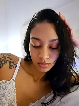 Leaberry online show from February 3, 2026, 2:53 am