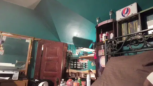 charactrzero online show from November 6, 2025, 2:56 am