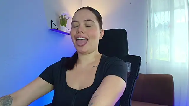 lisbet21x online show from February 5, 2025, 7:10 pm